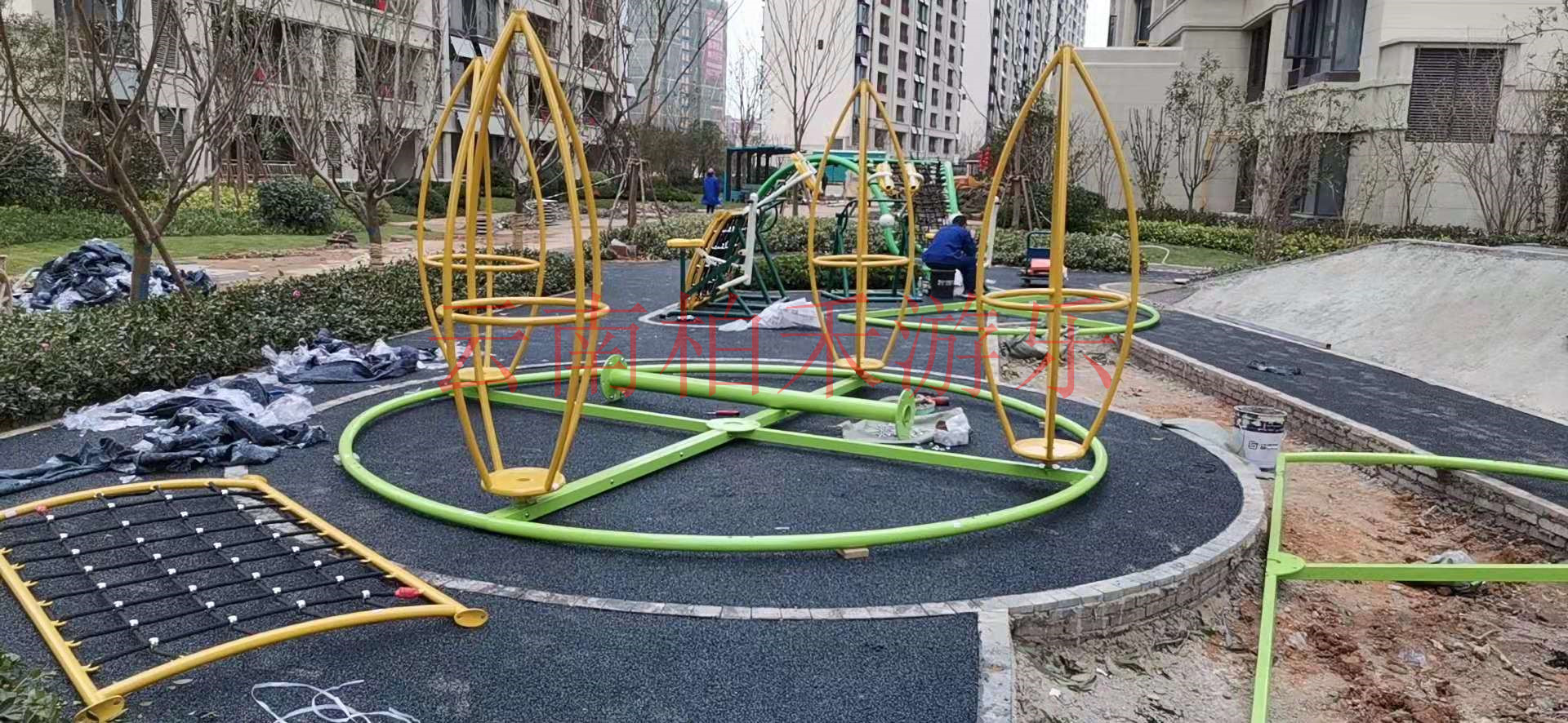 爬转游乐